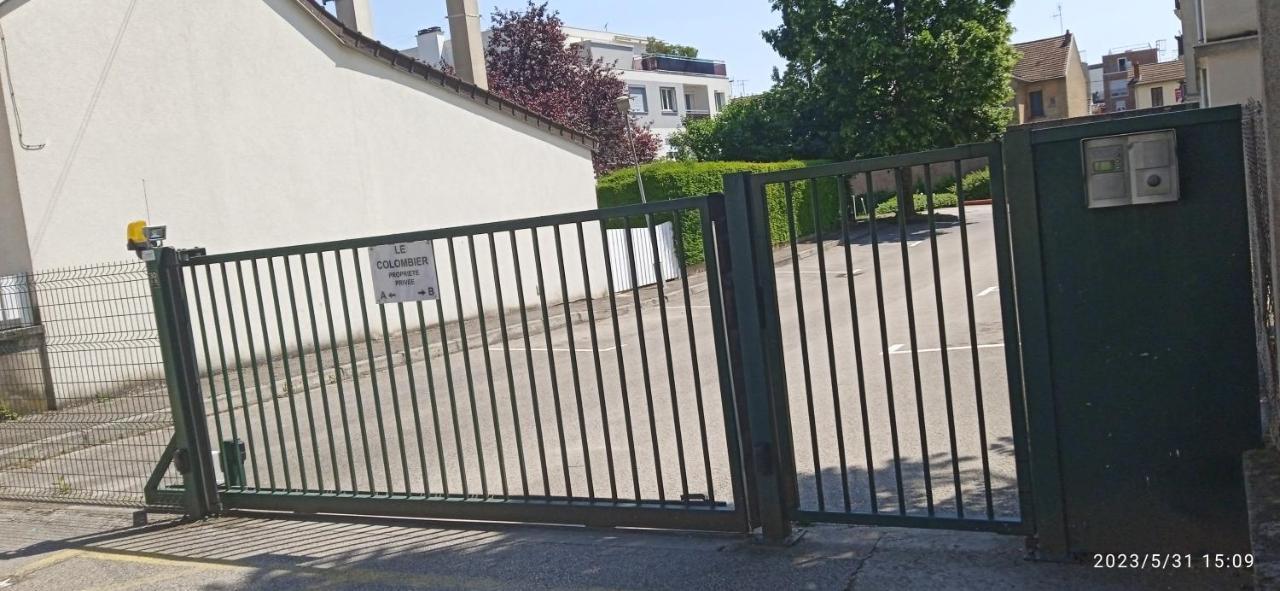 Le Phenix A Internet Haut Debit & Parking Dijon Exterior photo